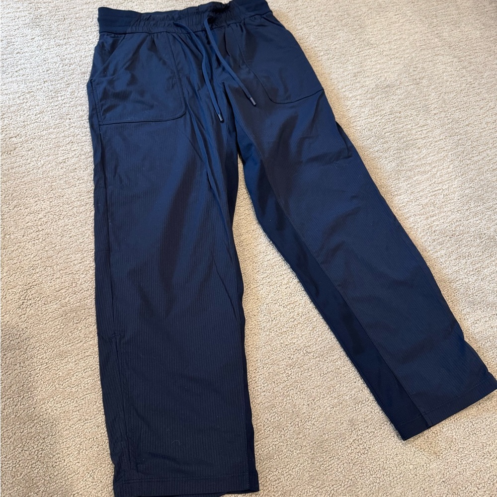 Women’s Lululemon Navy Capri Length